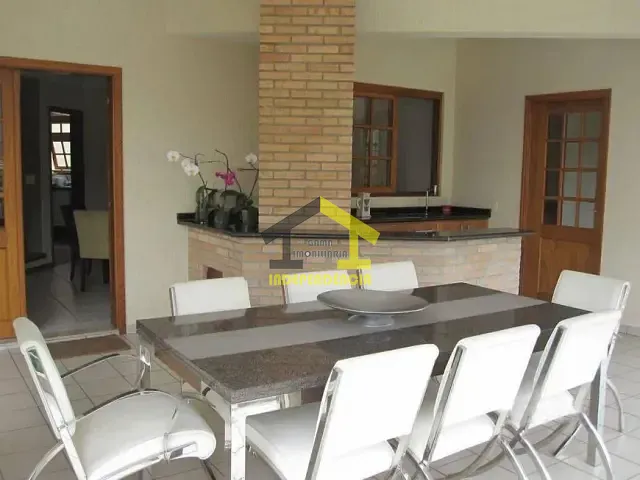 Sobrado com 610m² 5 quartos e 6 banheiros, à venda, no bairro Nova Higienópolis em Jandira