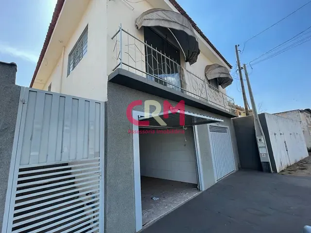 Sobrado com 287m² 2 quartos e 4 banheiros, à venda, no bairro Centro em Taquaritinga