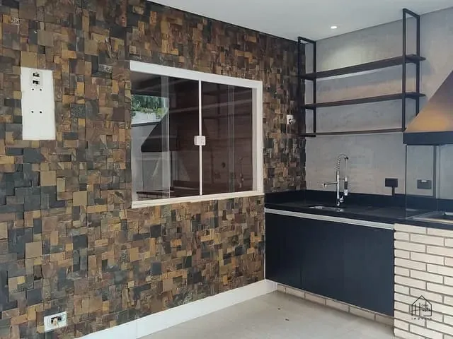 Sobrado com 200m² 3 quartos e 3 banheiros, à venda, no bairro Parque Rincão em Cotia