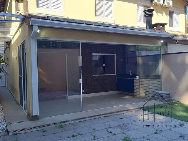 Sobrado com 200m² 3 quartos e 3 banheiros, à venda, no bairro Parque Rincão em Cotia