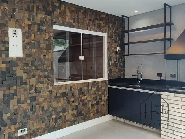 Sobrado com 200m² 3 quartos e 3 banheiros, à venda, no bairro Parque Rincão em Cotia