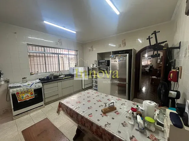 Sobrado com 265m² 4 quartos e 1 banheiro, à venda, no bairro Centro em Caraguatatuba