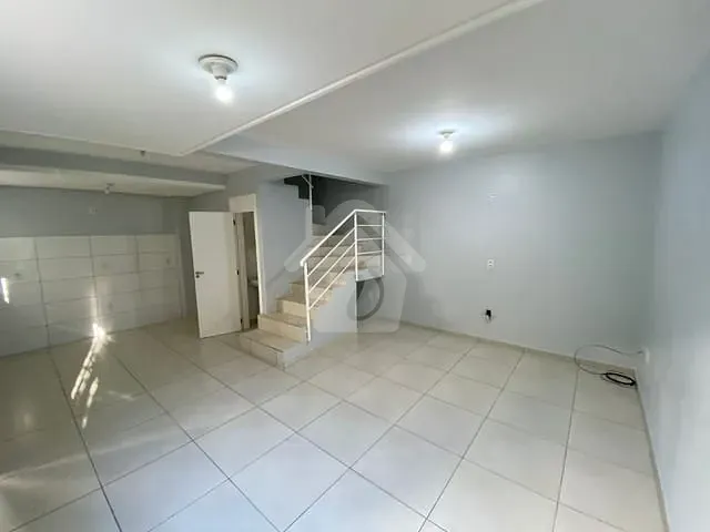 Sobrado com 90m² 2 quartos e 2 banheiros, à venda ou para alugar, no bairro Languiru em Teutônia