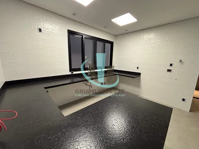 Sobrado com 465m² 3 quartos e 5 banheiros, à venda, no bairro Residencial e Comercial Quinta das Laranjeiras em Araraquara