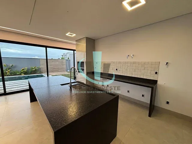 Sobrado com 465m² 3 quartos e 5 banheiros, à venda, no bairro Residencial e Comercial Quinta das Laranjeiras em Araraquara