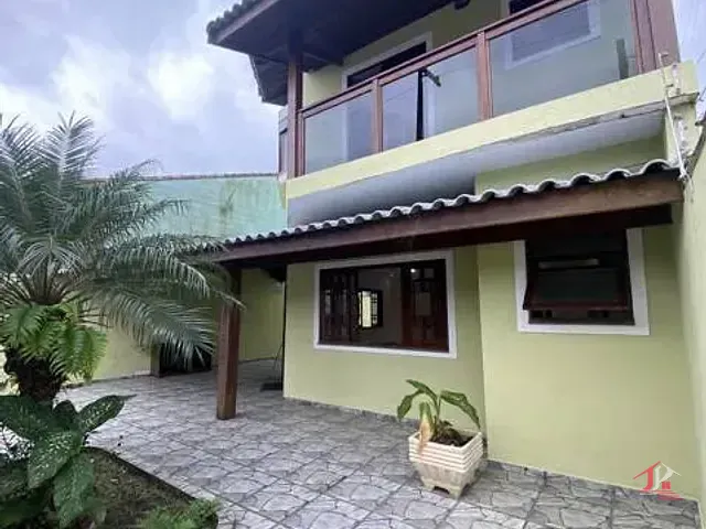 Sobrado 4 quartos e 2 banheiros, à venda, no bairro Jardim Ivoty em Itanhaém