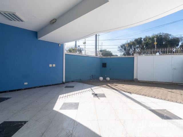 Sobrado com 147m² 3 quartos e 5 banheiros, à venda, no bairro Água Verde em Curitiba