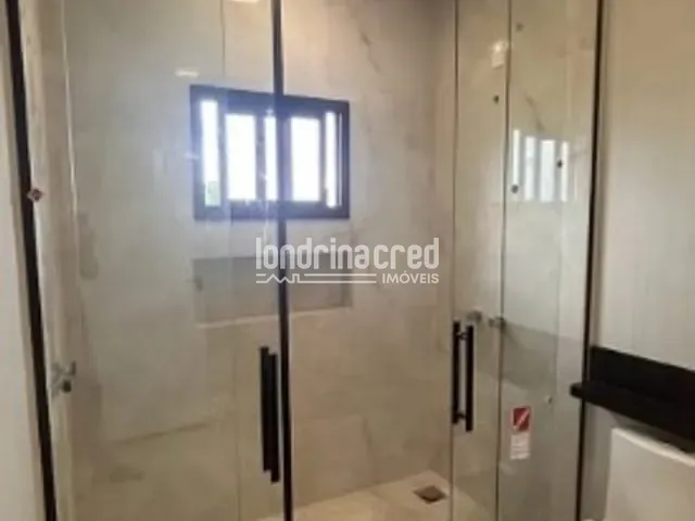 Sobrado com 250m² 3 quartos e 4 banheiros, à venda, no bairro Universitário em Londrina