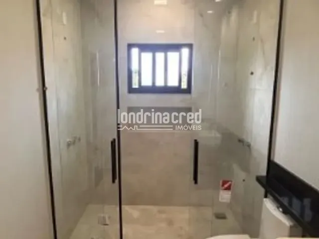 Sobrado com 250m² 3 quartos e 4 banheiros, à venda, no bairro Universitário em Londrina