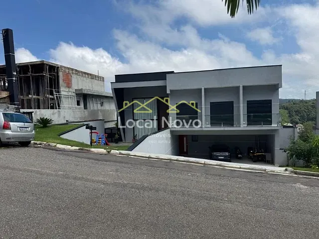 Sobrado com 600m² 6 quartos e 2 banheiros, à venda ou para alugar, no bairro Jardim Imperial Hills III em Arujá