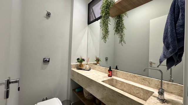Sobrado com 250m² 3 quartos e 5 banheiros, à venda, no bairro Terras de Santana em Londrina