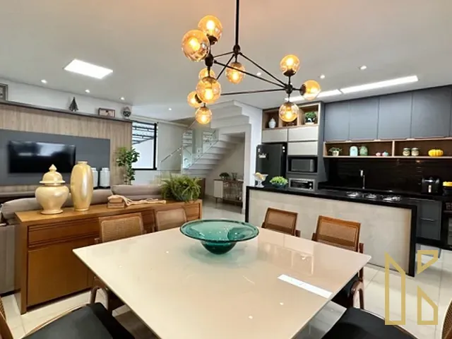 Sobrado com 250m² 3 quartos e 5 banheiros, à venda, no bairro Terras de Santana em Londrina