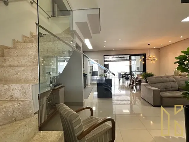 Sobrado com 250m² 3 quartos e 5 banheiros, à venda, no bairro Terras de Santana em Londrina