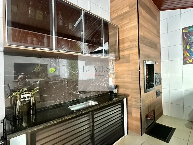 Casa 3 quartos e 4 banheiros, à venda, no bairro Jardim Brasília em Americana