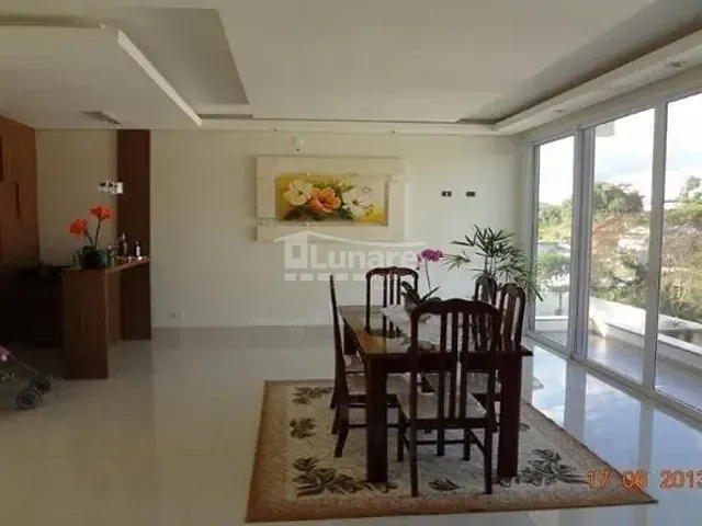 Sobrado com 433m² 4 quartos e 6 banheiros, à venda, no bairro Jardim Aracy em Mogi das Cruzes