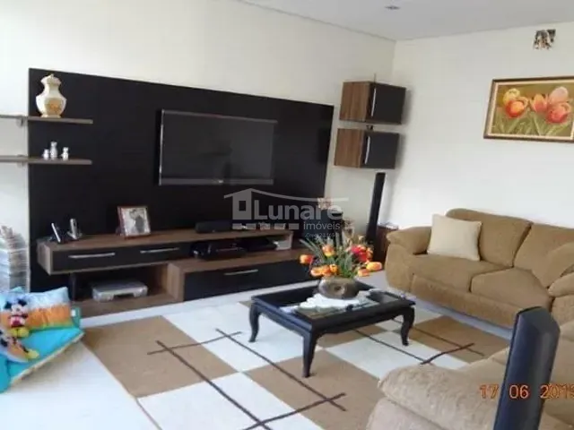 Sobrado com 433m² 4 quartos e 6 banheiros, à venda, no bairro Jardim Aracy em Mogi das Cruzes