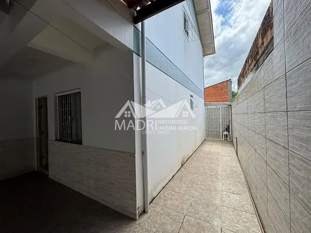 Sobrado com 100m² 2 quartos e 1 banheiro, à venda, no bairro São Sebastião em Palhoça