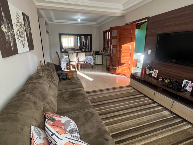 Sobrado com 300m² 3 quartos e 2 banheiros, à venda, no bairro Jardim Promeca em Várzea Paulista