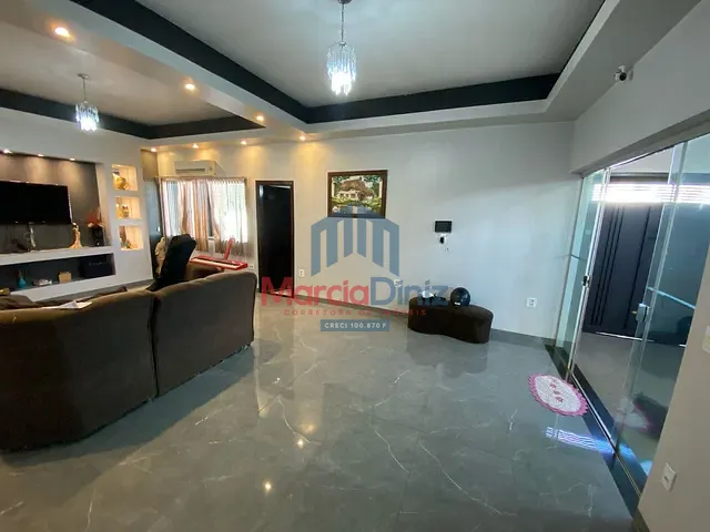 Sobrado com 315m² 4 quartos e 2 banheiros, à venda, no bairro Centro em Ituverava