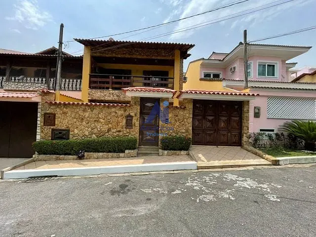 Sobrado com 208m² 3 quartos e 4 banheiros, à venda, no bairro Taquara em Rio de Janeiro