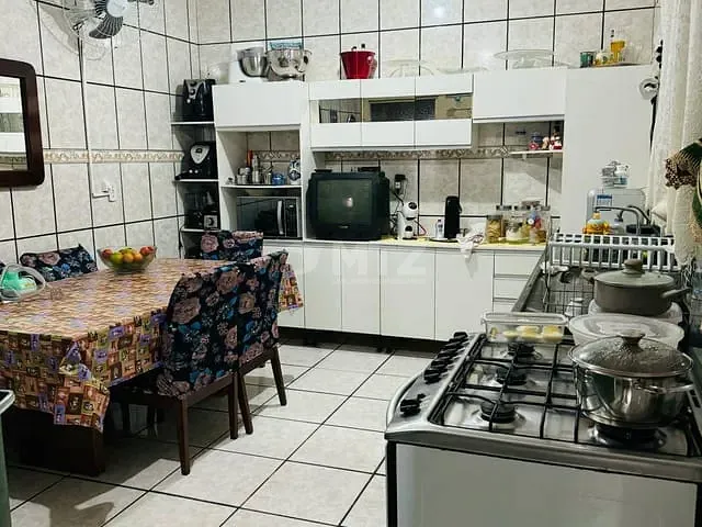 Sobrado com 199m² 4 quartos e 3 banheiros, à venda, no bairro Centro em Botucatu