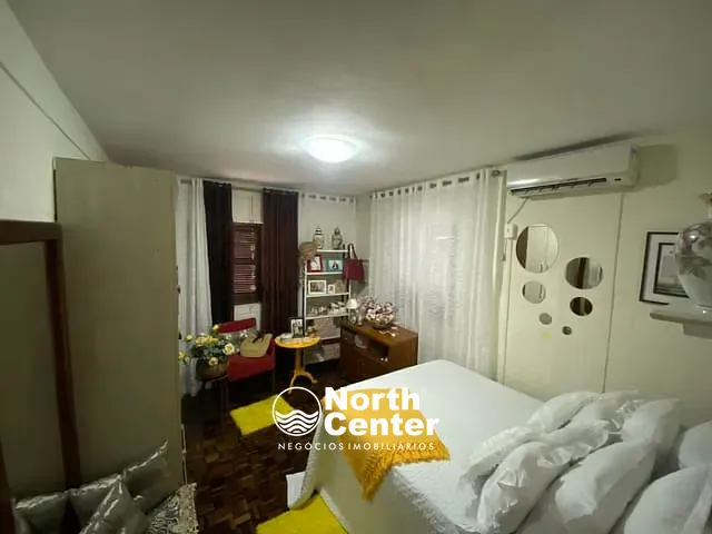 Sobrado com 390m² 4 quartos e 3 banheiros, à venda, no bairro Costeira em Balneário Barra do Sul