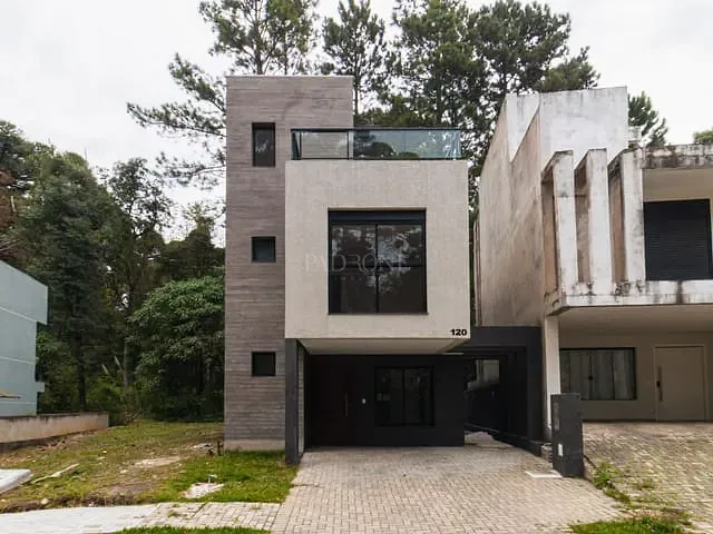 Sobrado com 150m², à venda, no bairro Santa Cândida em Curitiba