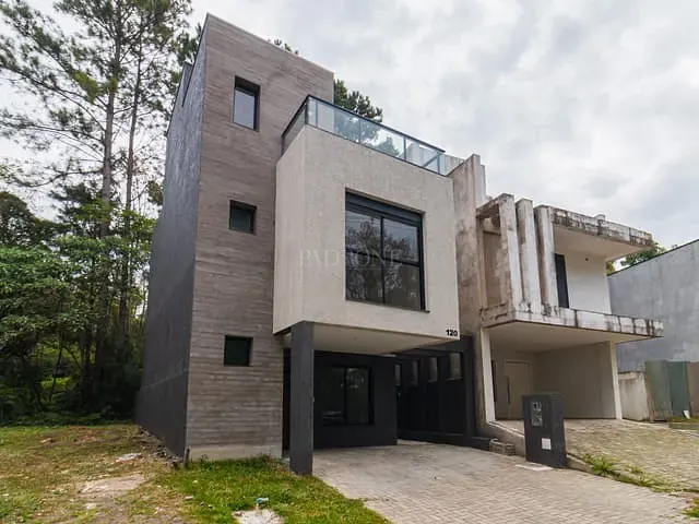 Sobrado com 150m², à venda, no bairro Santa Cândida em Curitiba
