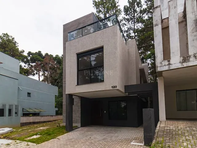 Sobrado com 150m², à venda, no bairro Santa Cândida em Curitiba