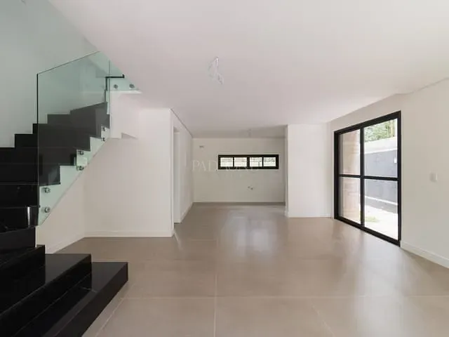 Sobrado com 150m², à venda, no bairro Santa Cândida em Curitiba