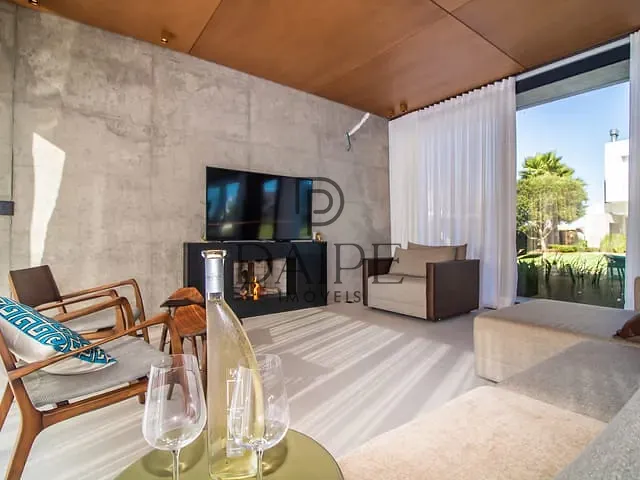 Sobrado com 600m² 4 quartos e 5 banheiros, à venda, no bairro Atlântida-Sul em Xangri-Lá