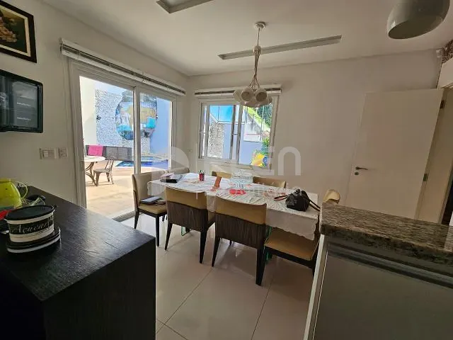 Sobrado com 300m² 4 quartos e 3 banheiros, à venda, no bairro Vila Santos em São Paulo
