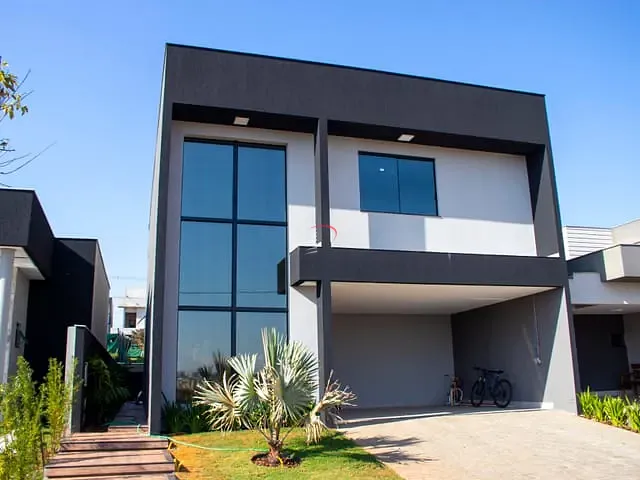 Sobrado com 267m² 3 quartos e 3 banheiros, à venda, no bairro Conjunto Habitacional Alexandre Urbanas em Londrina