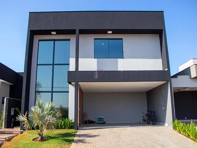 Sobrado com 267m² 3 quartos e 3 banheiros, à venda, no bairro Conjunto Habitacional Alexandre Urbanas em Londrina