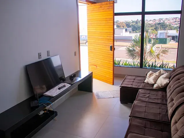 Sobrado com 267m² 3 quartos e 3 banheiros, à venda, no bairro Conjunto Habitacional Alexandre Urbanas em Londrina