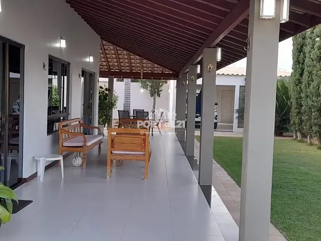 Casa com 824m² 4 quartos e 4 banheiros, à venda, no bairro Pedra do Bode em Petrolina