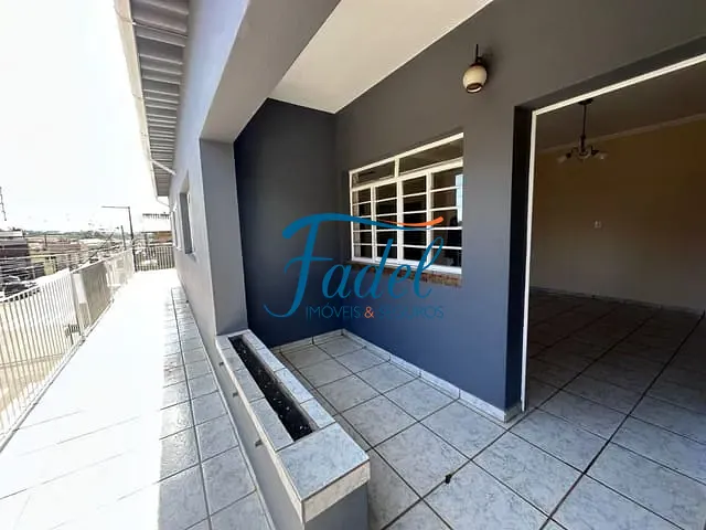 Sobrado com 100m² 3 quartos e 1 banheiro, para alugar, no bairro Centro em Conchal