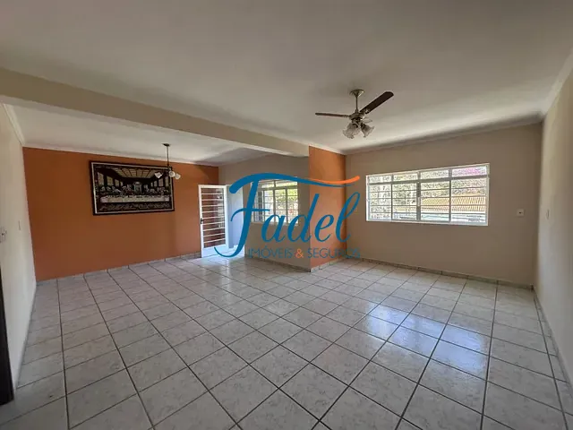 Sobrado com 100m² 3 quartos e 1 banheiro, para alugar, no bairro Centro em Conchal