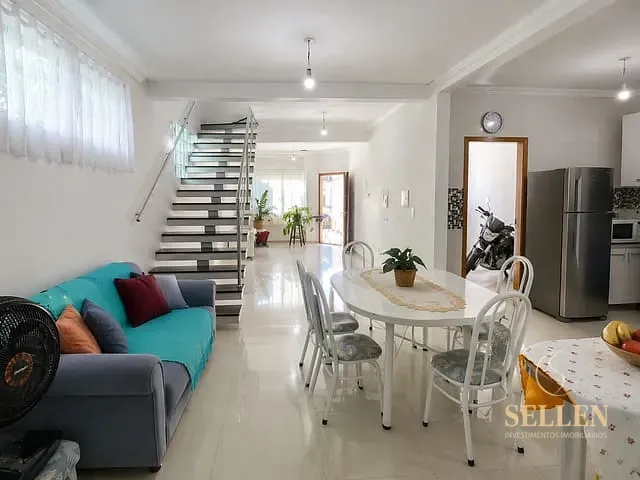 Sobrado 3 quartos e 3 banheiros, à venda, no bairro Centro em Balneário Camboriú