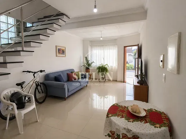 Sobrado 3 quartos e 3 banheiros, à venda, no bairro Centro em Balneário Camboriú