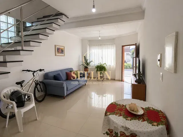 Sobrado 3 quartos e 3 banheiros, à venda, no bairro Centro em Balneário Camboriú
