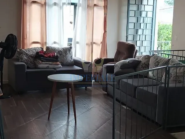 Sobrado com 254m² 6 quartos e 2 banheiros, à venda, no bairro Oficinas em Ponta Grossa