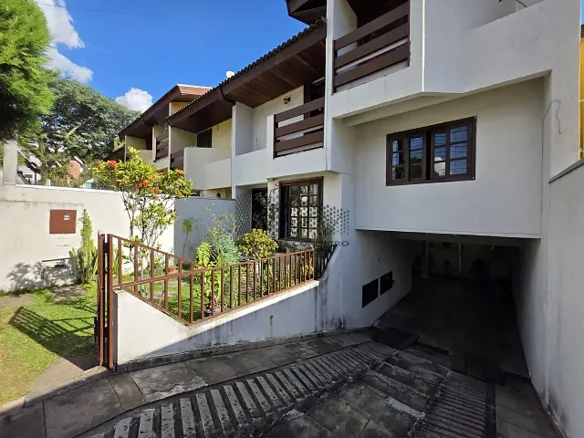 Sobrado 4 quartos e 3 banheiros, à venda, no bairro Jardim das Américas em Curitiba