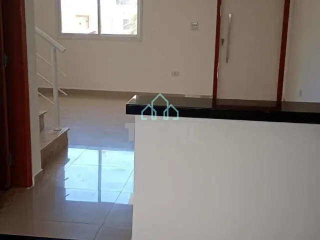 Sobrado com 200m² 3 quartos e 2 banheiros, à venda, no bairro Vila Areao em Taubaté