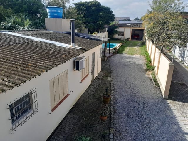 Casa com 550m² 5 quartos e 5 banheiros, à venda, no bairro Três Vendas em Pelotas