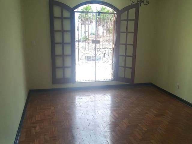 Sobrado 3 quartos e 3 banheiros, para alugar, no bairro Vila Gilda em Santo André