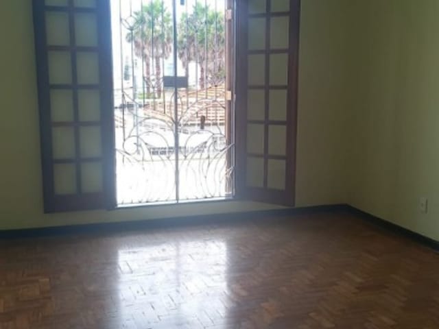 Sobrado 3 quartos e 3 banheiros, para alugar, no bairro Vila Gilda em Santo André