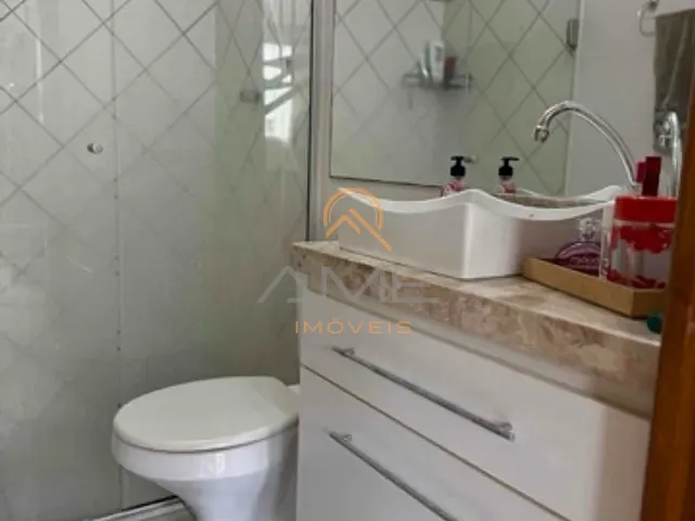 Sobrado 2 quartos e 1 banheiro, à venda, no bairro Areal em Pelotas