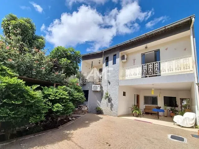 Sobrado com 360m² 5 quartos e 4 banheiros, à venda, no bairro Setor Habitacional Vicente Pires - Trecho 3 em Brasília