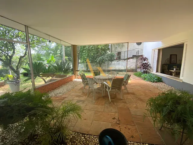 Sobrado 5 quartos e 4 banheiros, à venda ou para alugar, no bairro Higienópolis em São Paulo